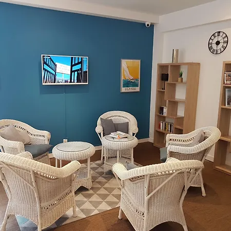 Hotel Les Tennis Men Les Pins Centre 2*