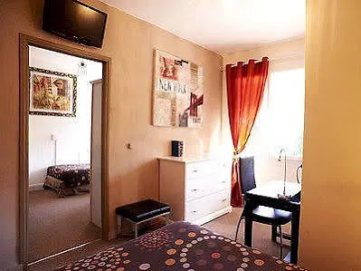 Hotel Les Tennis Men Les Pins Centre 2*